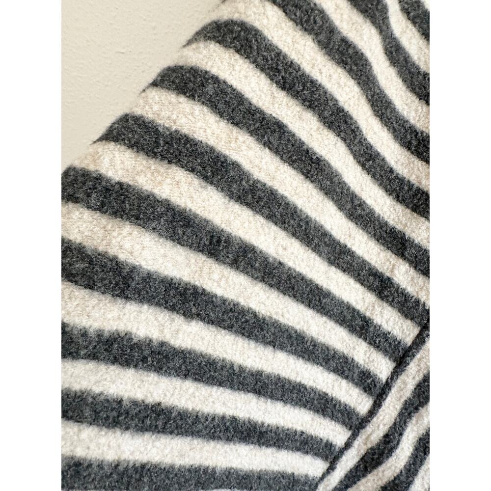 Capote Soft Striped Turtleneck Poncho size M/L - Picture 5 of 10
